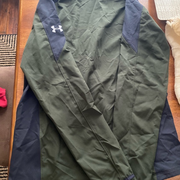 Under Armour Men's Green and Black Water Resistant Performance Running Jacket - Picture 3 of 3